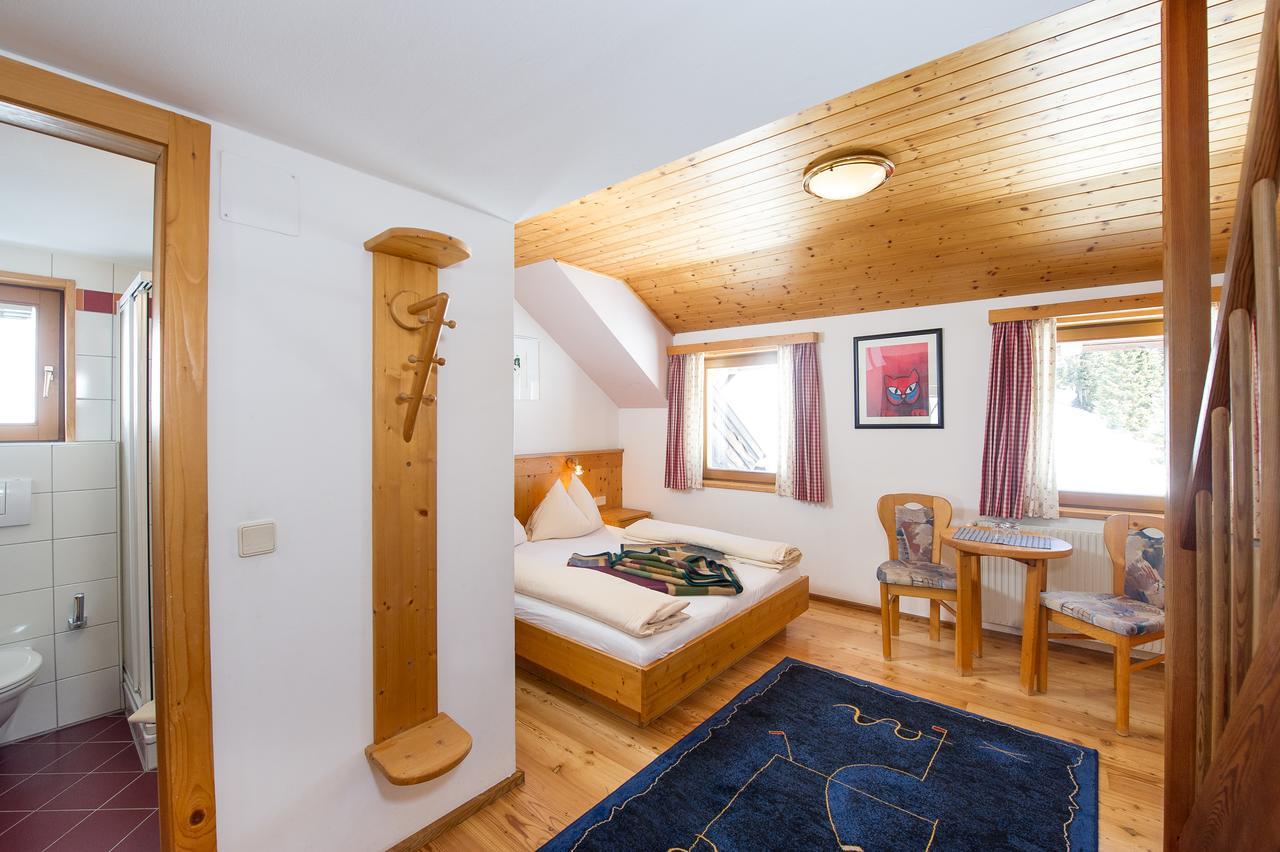 Sattleggers Alpenhof & Feriensternwarte Hotel Greifenburg Exterior photo